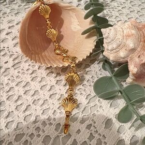 Vintage Avon GoldPlated Oyster Shell Link Bracelet | 90s Glam 318